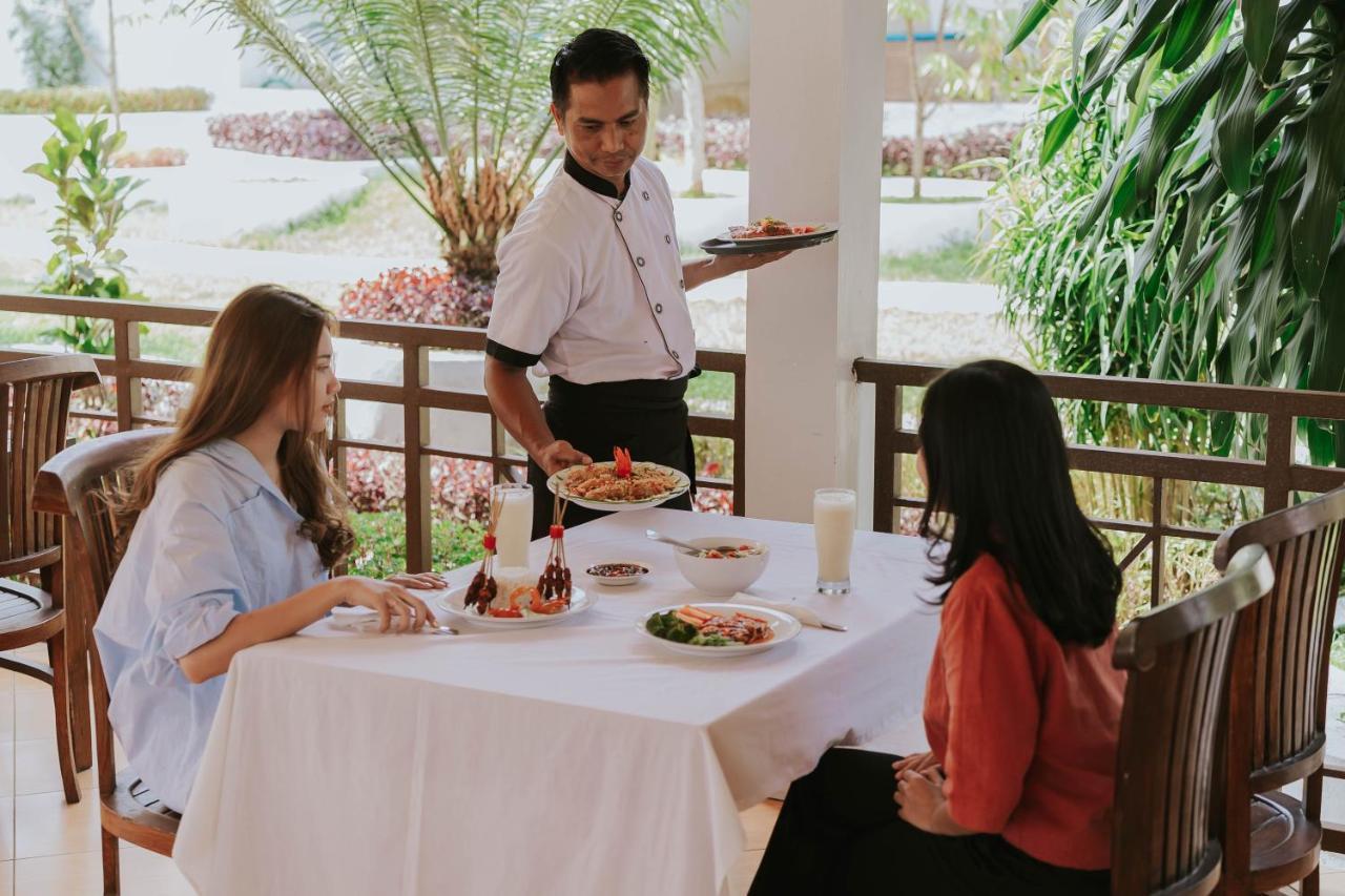 Nirvana Hotel Resort تيتيباتو المظهر الخارجي الصورة