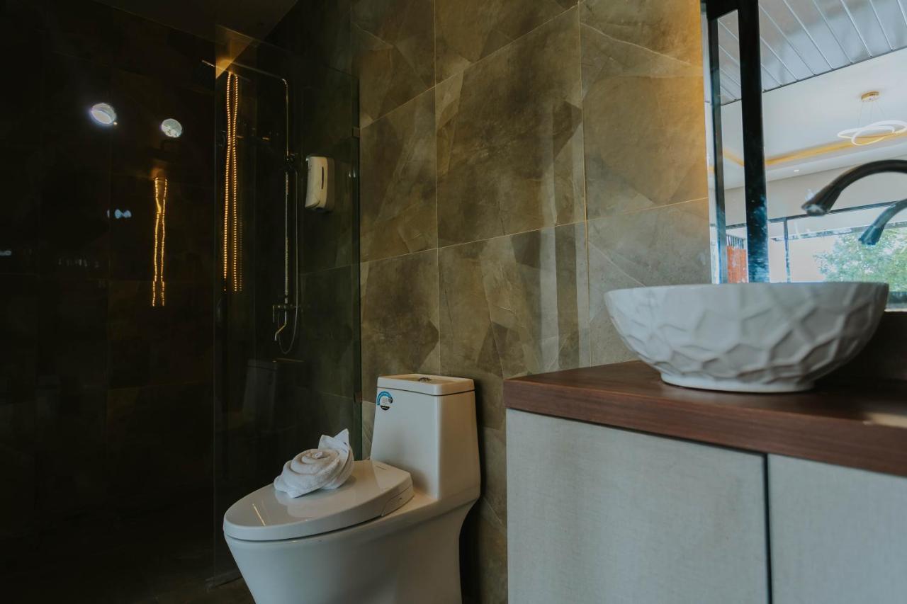 Nirvana Hotel Resort تيتيباتو المظهر الخارجي الصورة