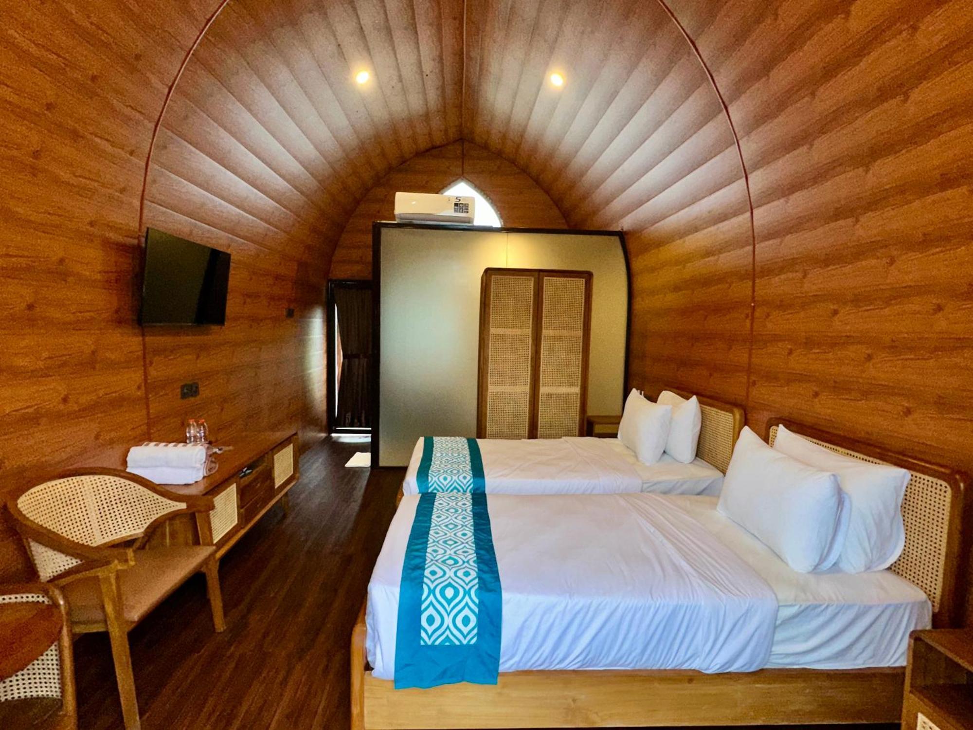 Nirvana Hotel Resort تيتيباتو المظهر الخارجي الصورة